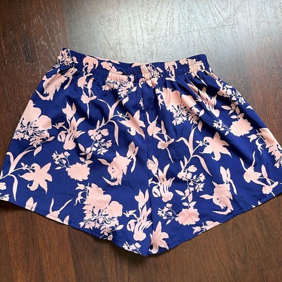 Floral shorts  - Picture 1 of 3
